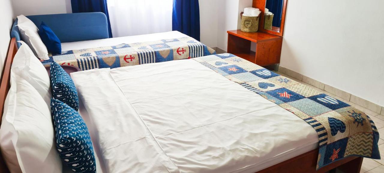 Hotel Casa Epat à Două Mai Extérieur photo